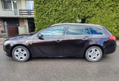 Opel Insignia cena 21500 przebieg: 210000, rok produkcji 2010 z Radom małe 121